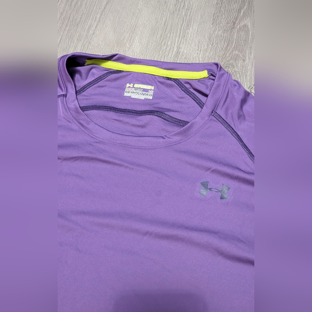 Under Armour Purple Short Sleeve Performance Tee, Large
